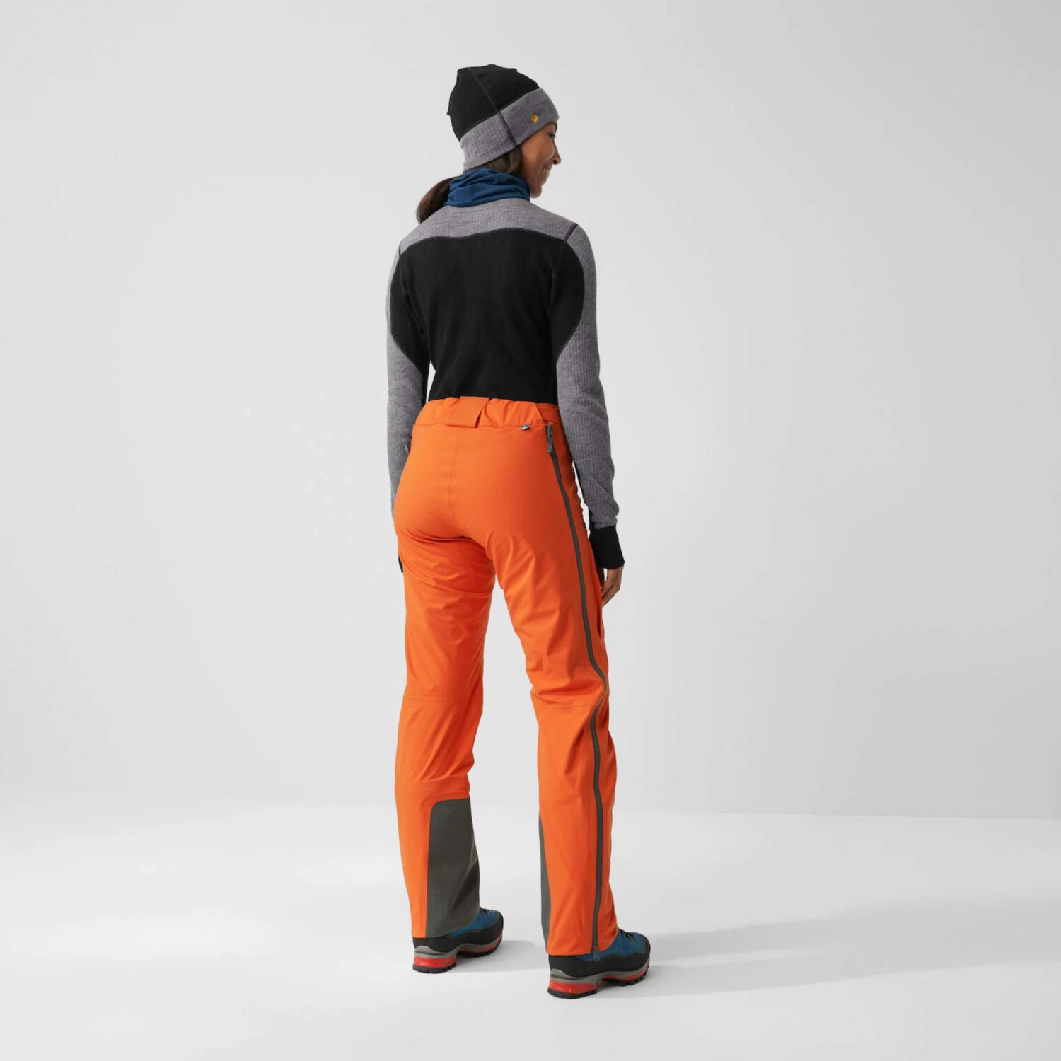 FJÄLLRÄVEN BERGTAGEN ECO-SHELL TROUSERS W Damen - Hardshellhose – Bild 2