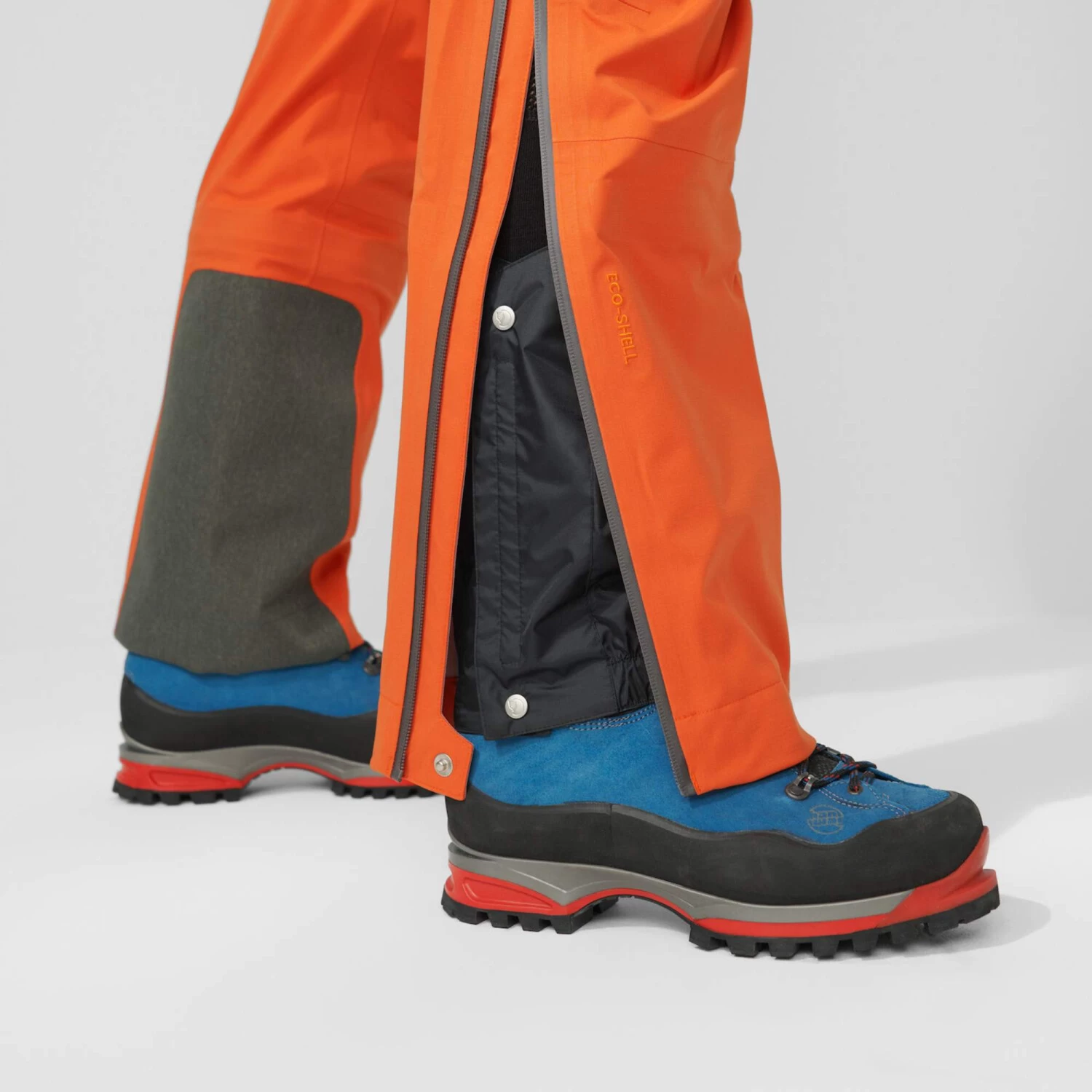 FJÄLLRÄVEN BERGTAGEN ECO-SHELL TROUSERS W Damen - Hardshellhose – Bild 10