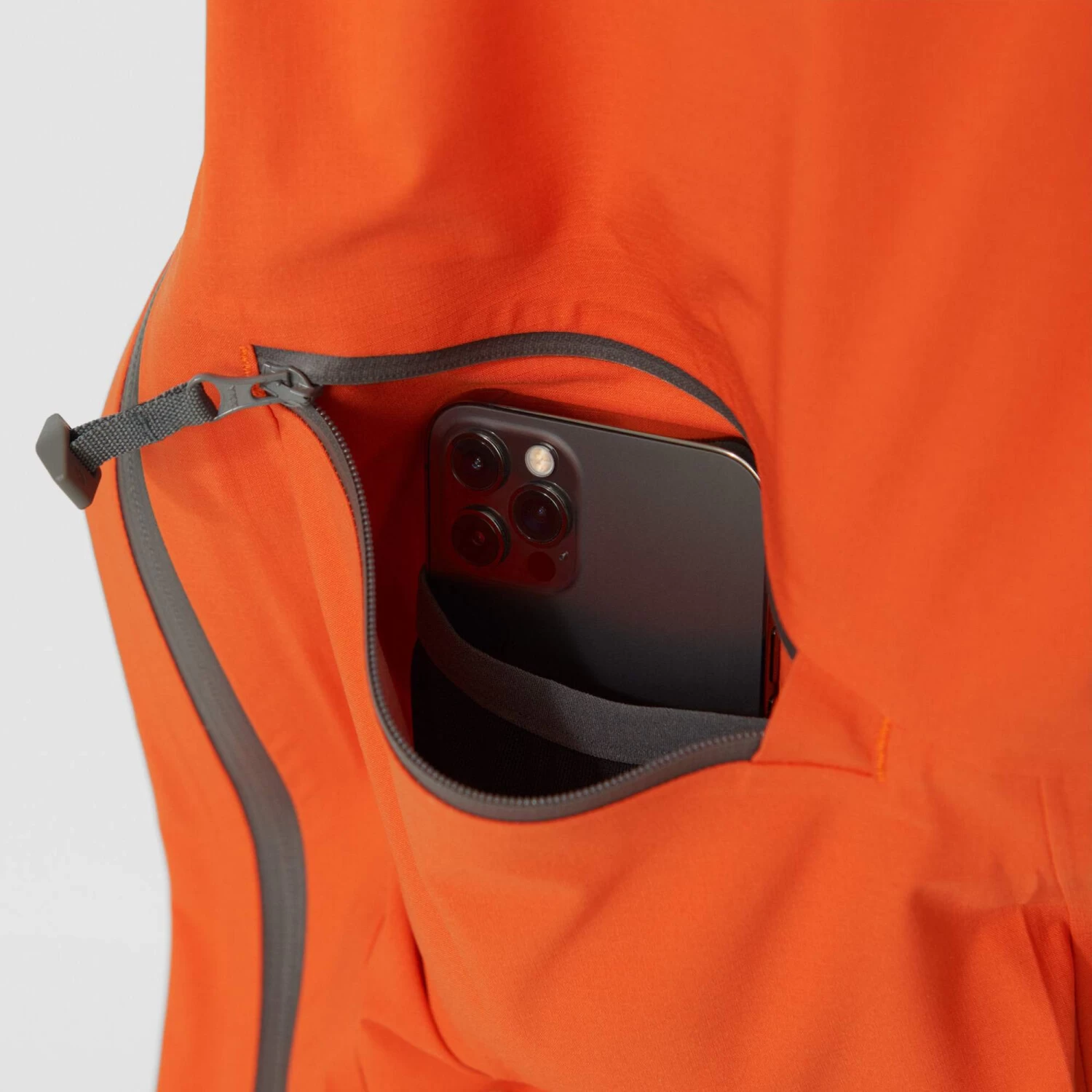 FJÄLLRÄVEN BERGTAGEN ECO-SHELL TROUSERS W Damen - Hardshellhose – Bild 12